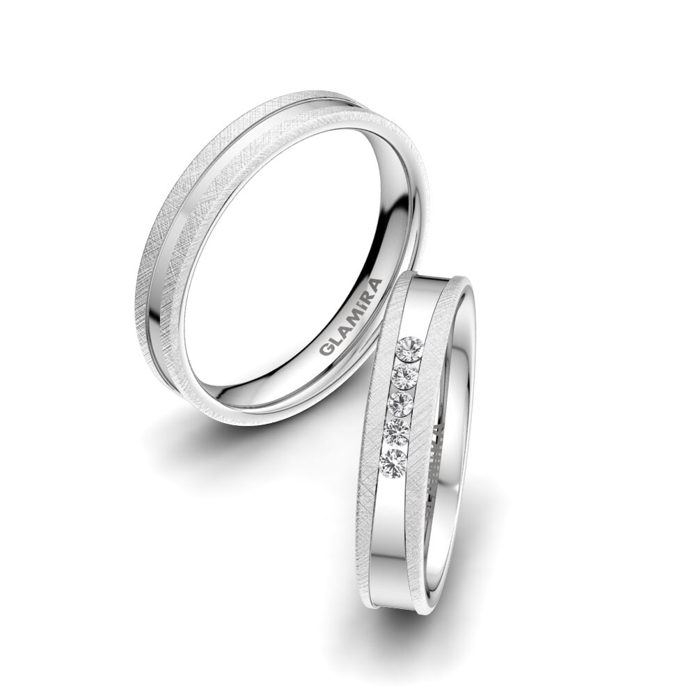 White sapphire Wedding Ring Attractive Light 4 mm