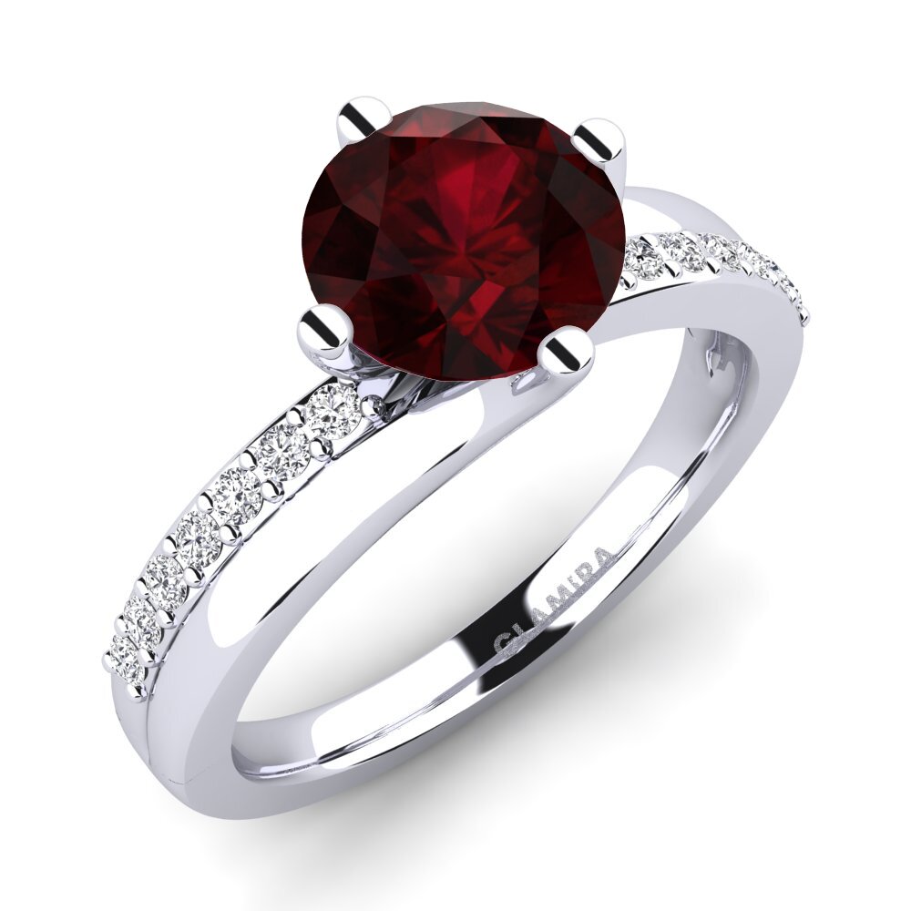 Garnet Engagement Ring Lia 2.0 crt