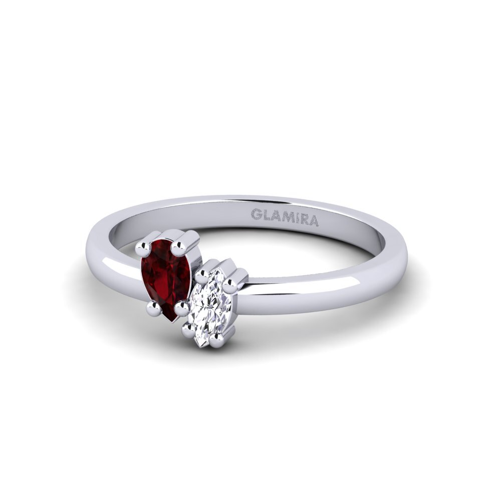 Garnet Ring Gilena