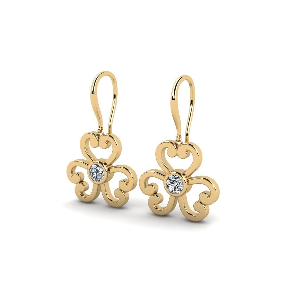 Women's Earring Wary