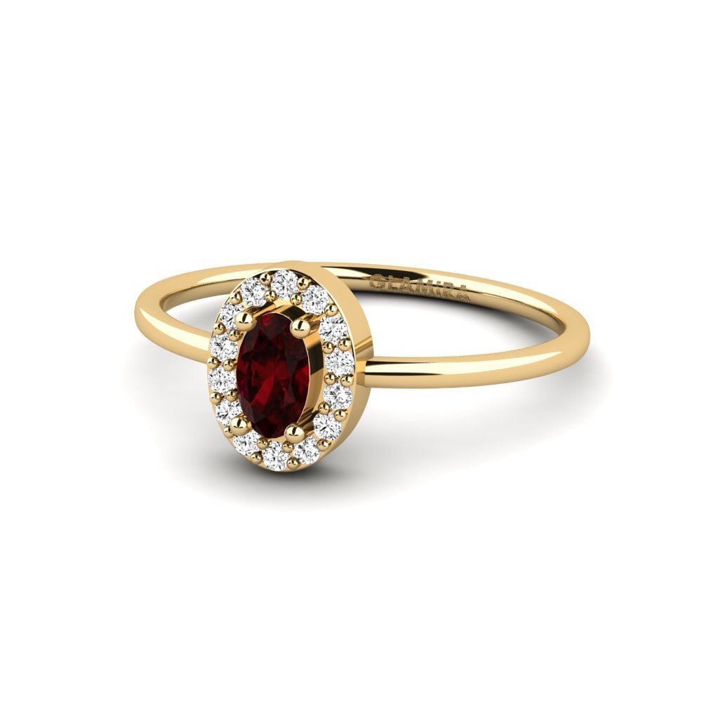 Garnet Engagement Ring Versteek