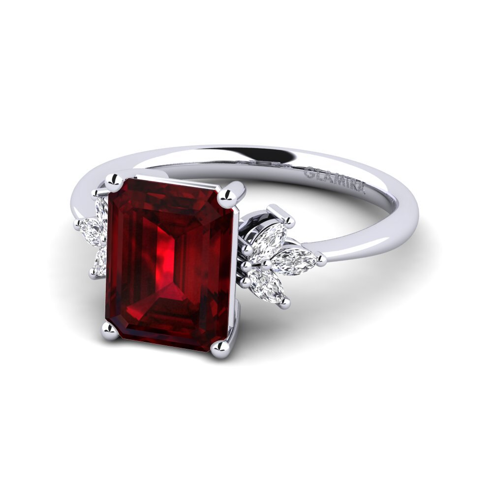 Garnet Engagement Ring Besett