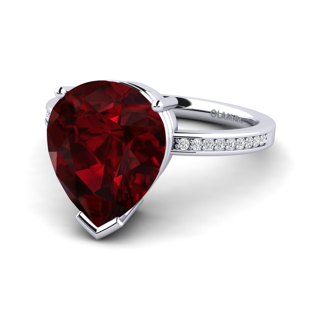 9ct White Gold Pear Garnet Ring Venge 4.0 crt