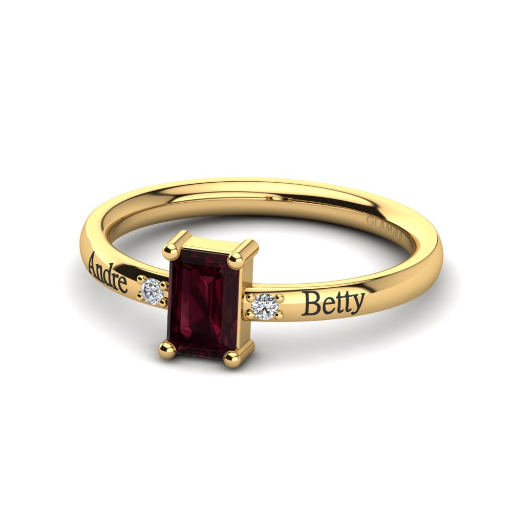 Garnet Ring Eliseo