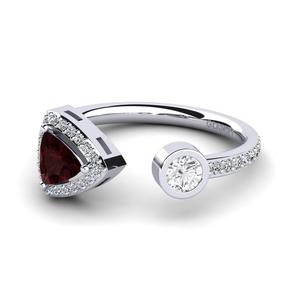 Trillion Garnet Engagement Ring Elberga