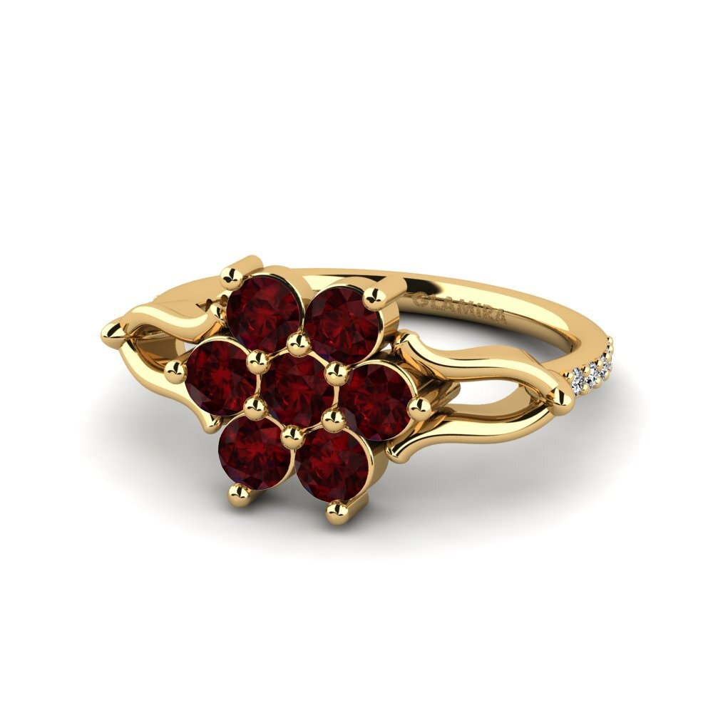 Garnet Ring Gaynes