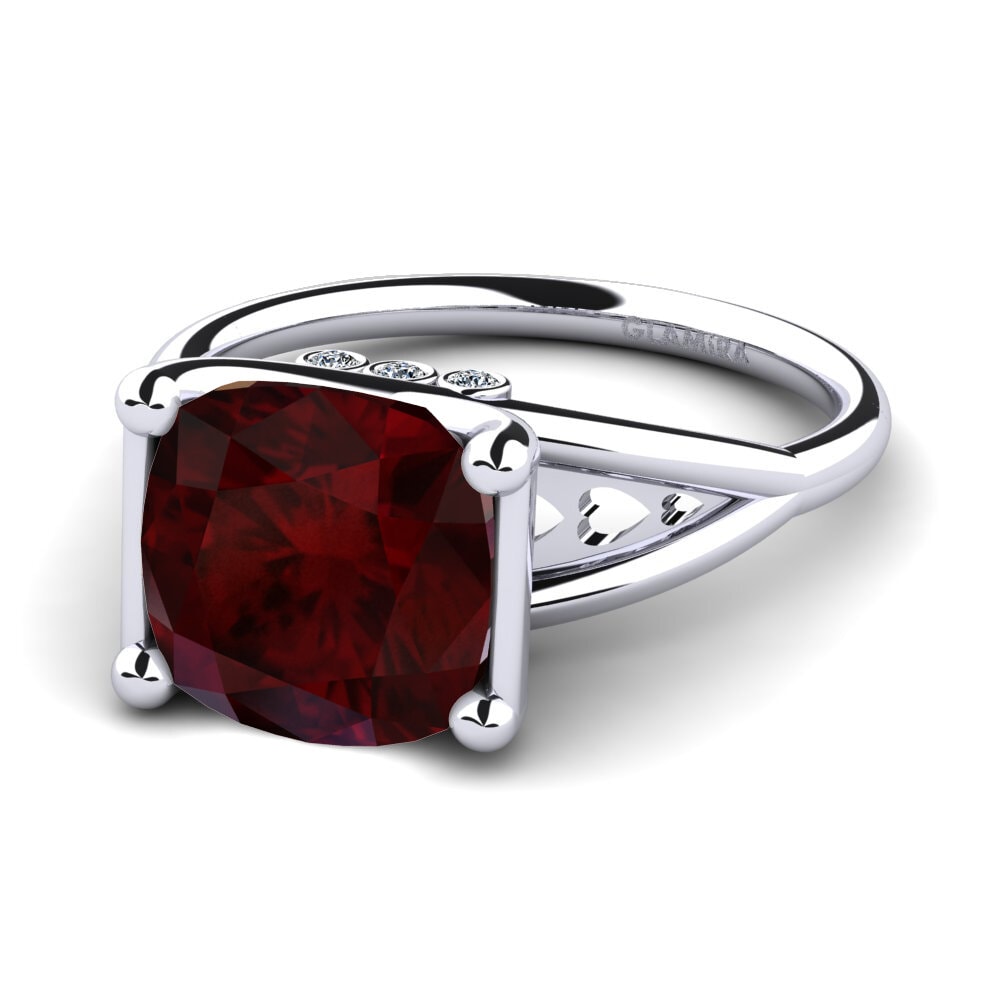 Garnet Ring Marchita
