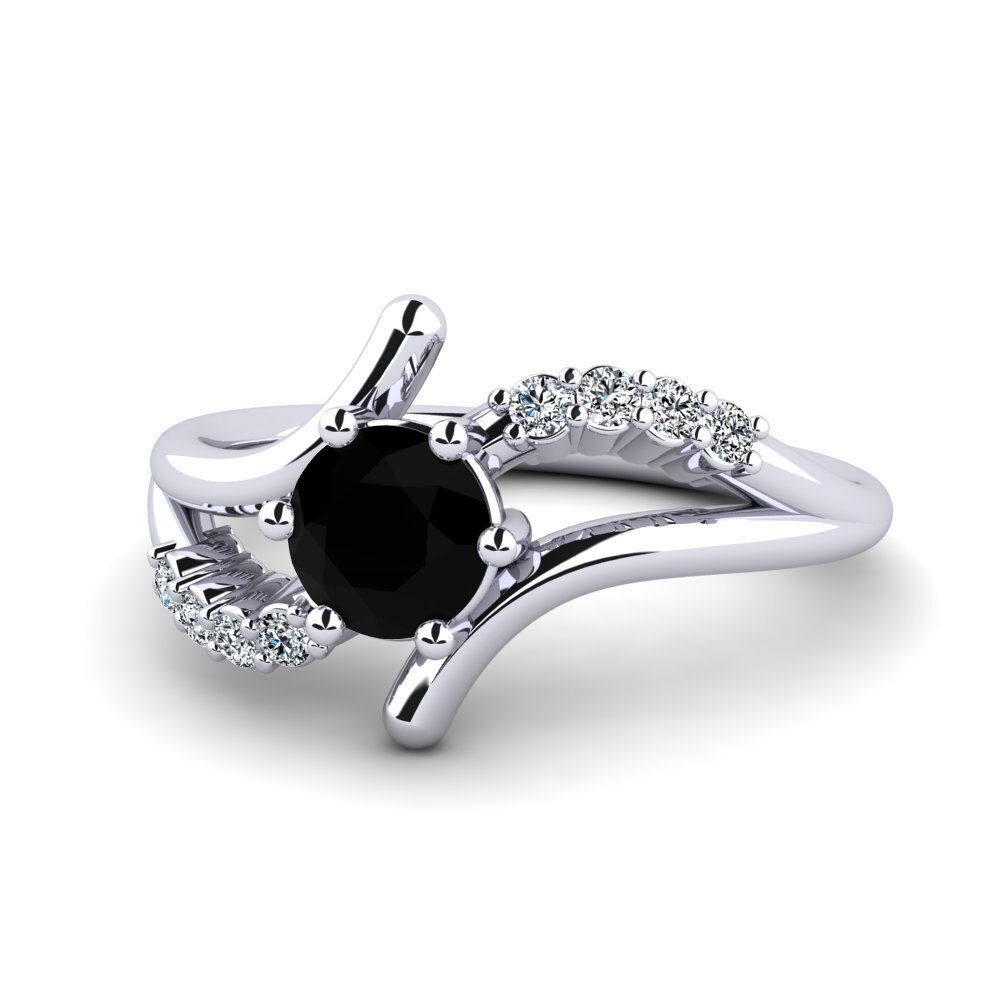 Black Onyx Women's Ring Onearm