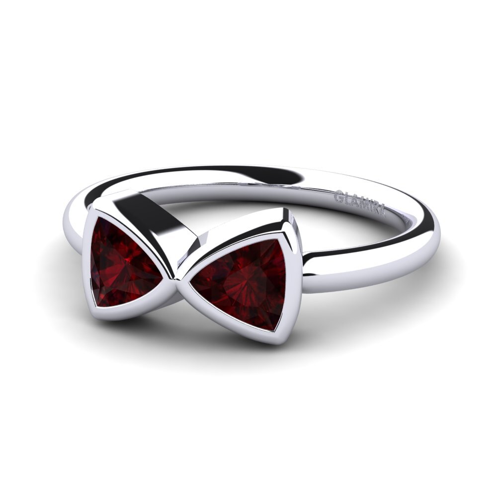 Garnet Ring Tammera