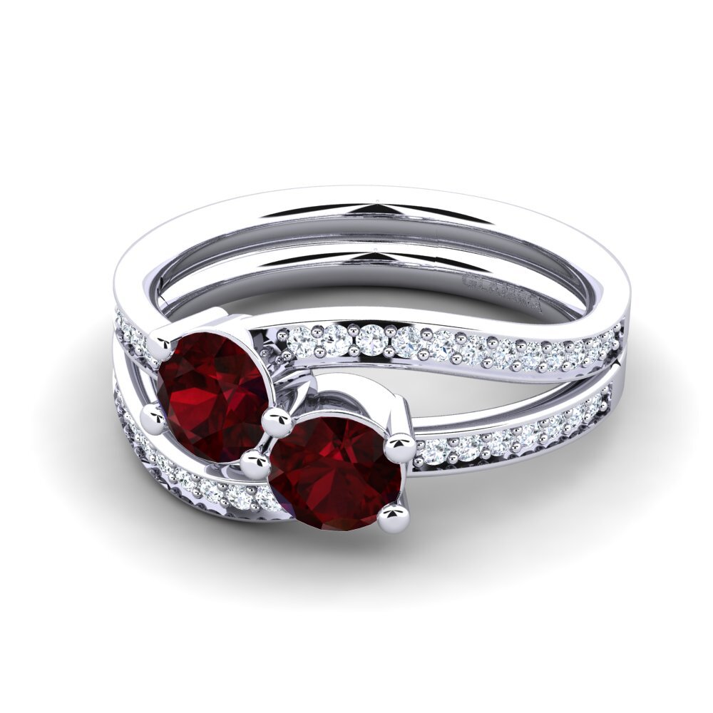 Garnet Ring Veruca